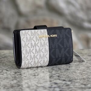 Michael Kors Jet Set Logo Medium Bifold Color-Block Wallet